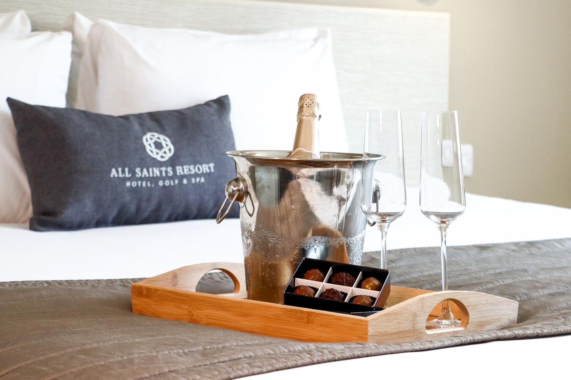 All Saints Resort Bury St. Edmunds Buitenkant foto